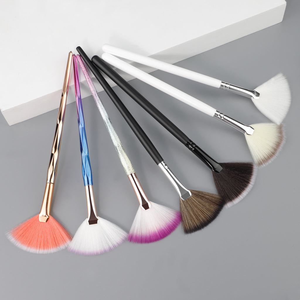 Professional Fan Makeup Brush