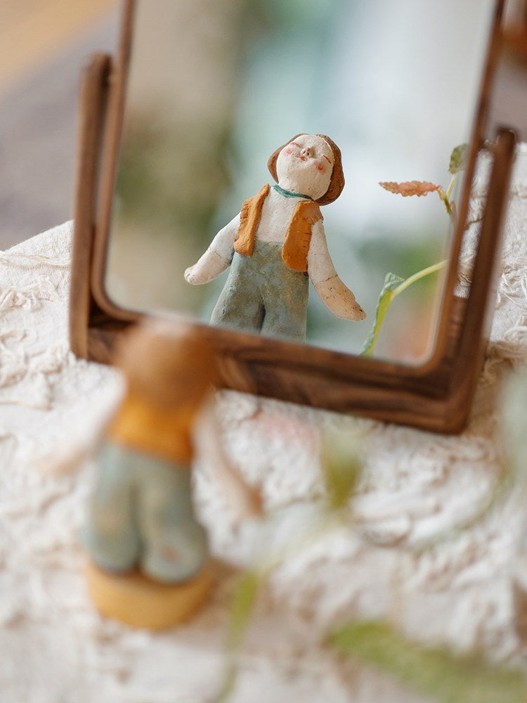 Pearl Girl Desktop Makeup Mirror