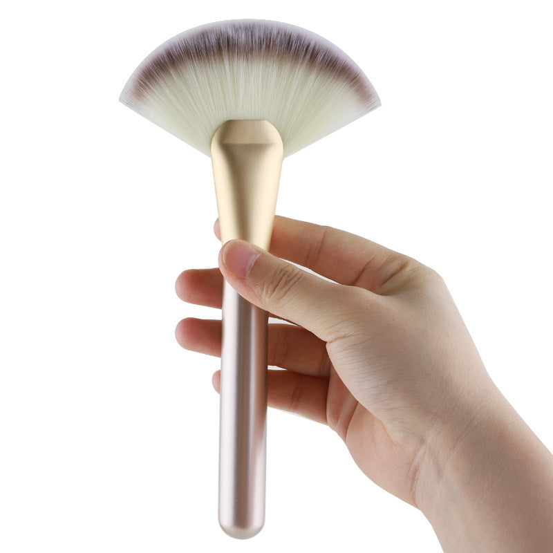 Professional Fan Makeup Brush
