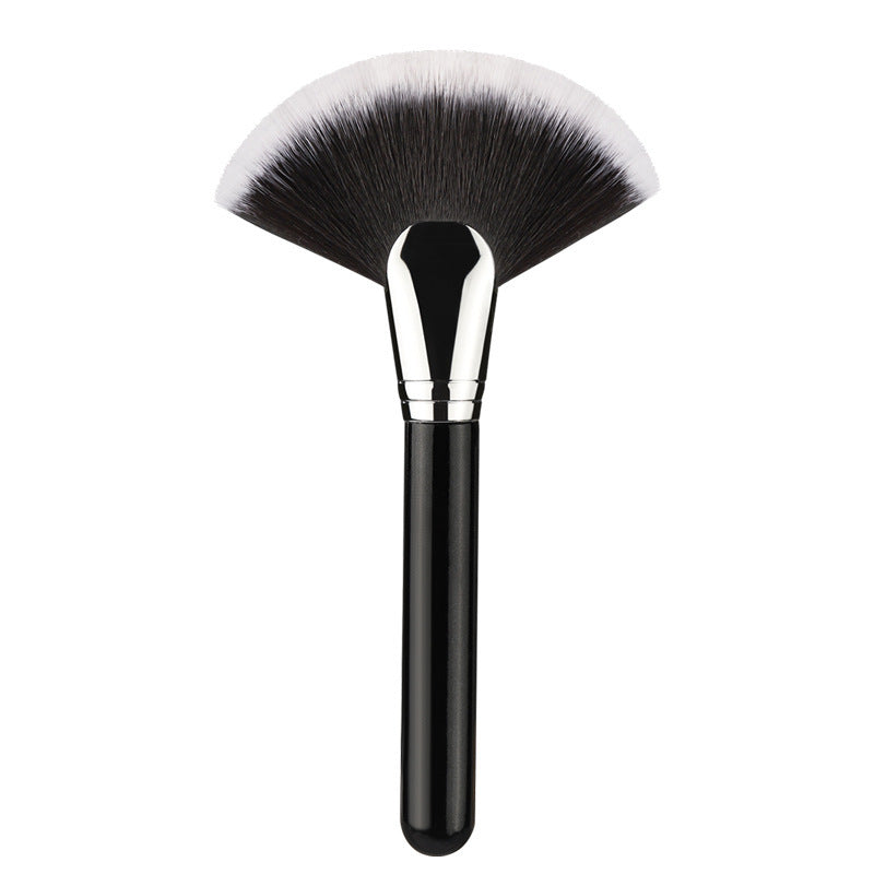 Professional Fan Makeup Brush